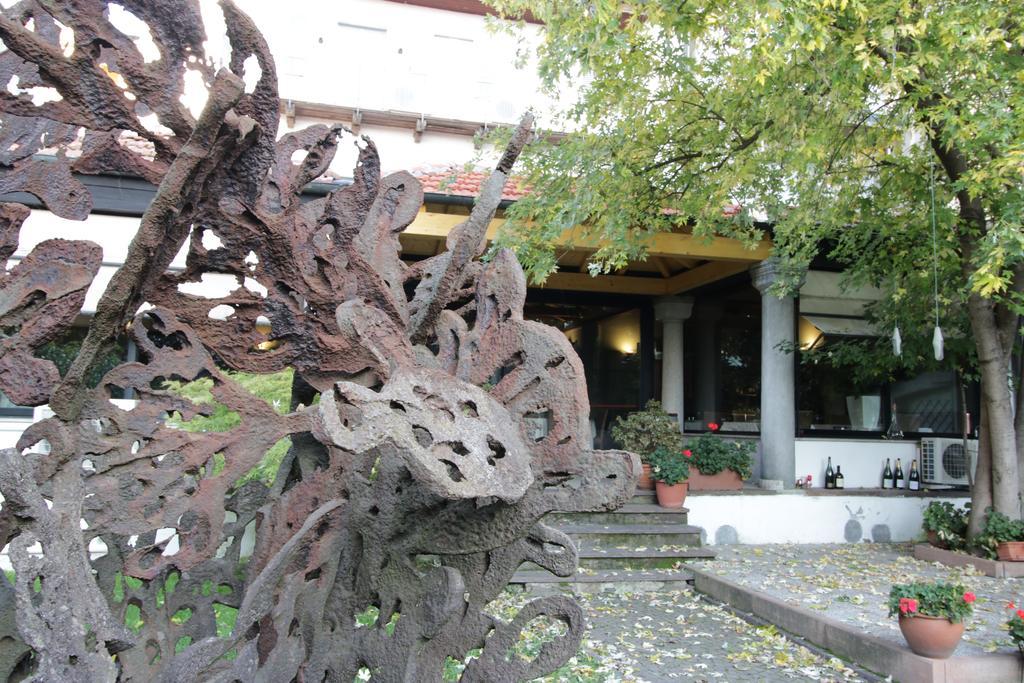 Il Giardinetto Hotel Vercelli Buitenkant foto