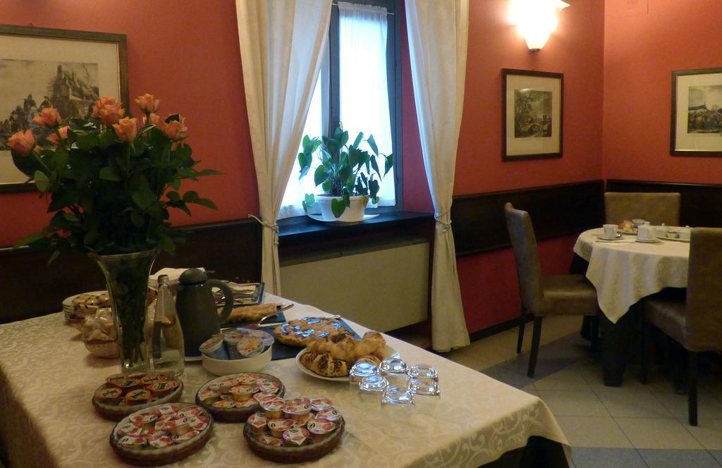 Il Giardinetto Hotel Vercelli Buitenkant foto