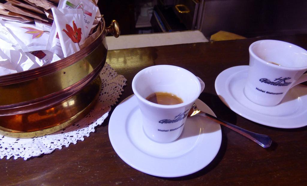 Il Giardinetto Hotel Vercelli Buitenkant foto