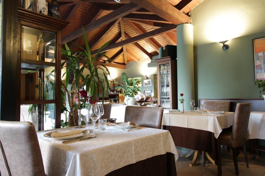 Il Giardinetto Hotel Vercelli Buitenkant foto
