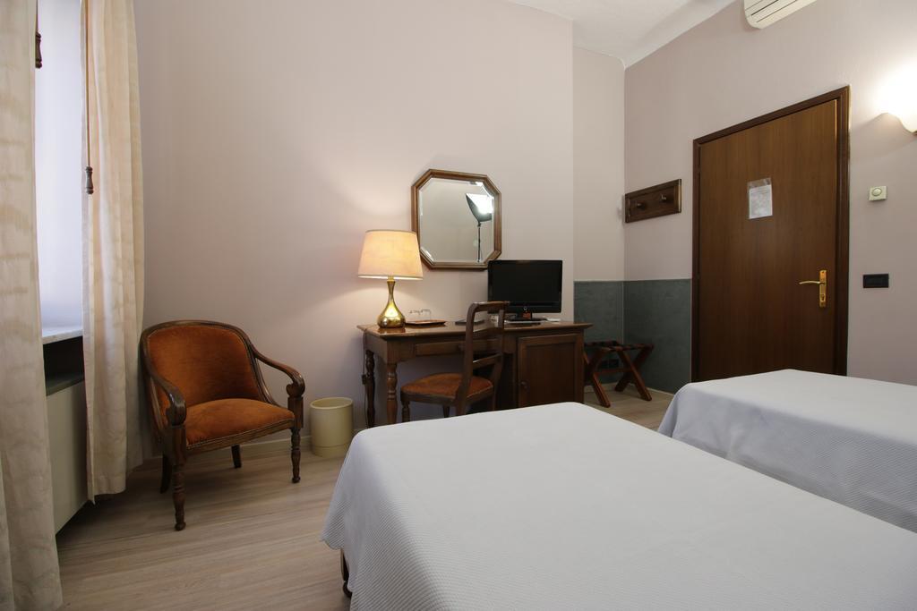 Il Giardinetto Hotel Vercelli Buitenkant foto