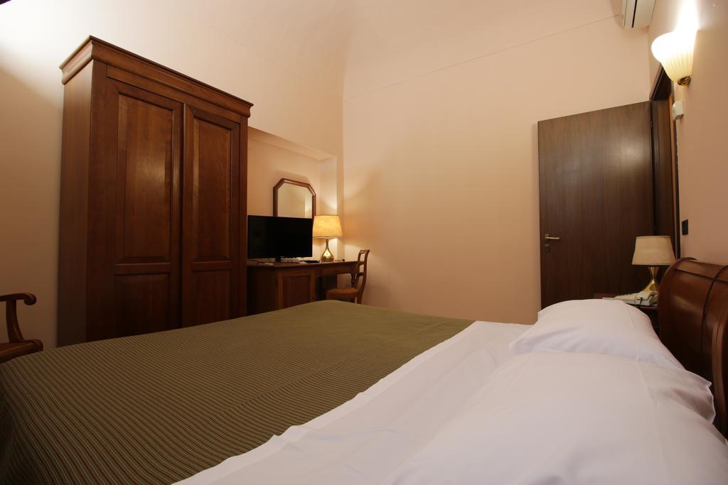 Il Giardinetto Hotel Vercelli Buitenkant foto